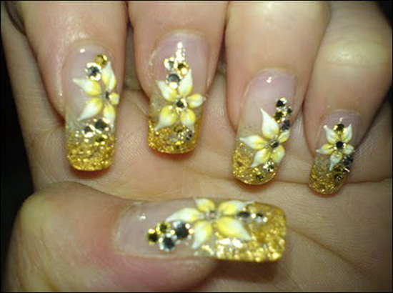 golden-flowers-nail-art-design