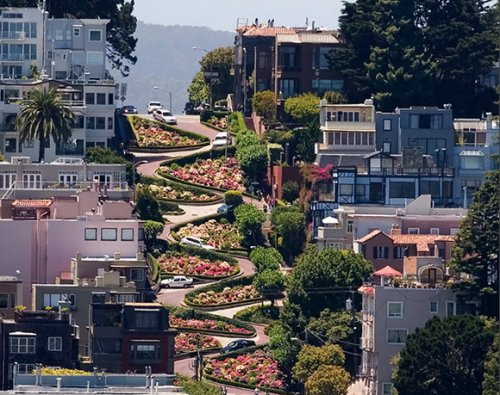 ulica Lombard Street), в городе Сан-Франциско, США