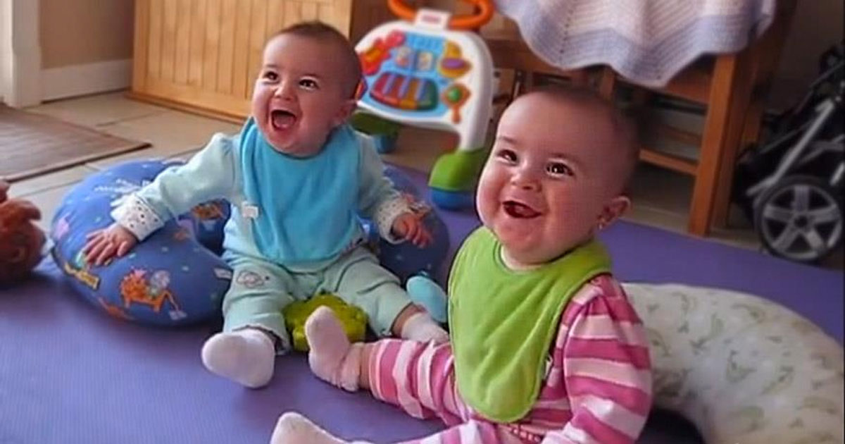 0 twin_babies_react_to_daddy_coming_home_featured