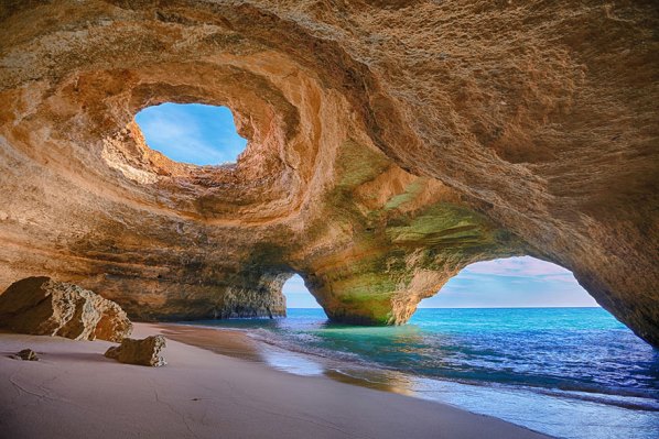 Морска пещера в Алгарве - Португалия
