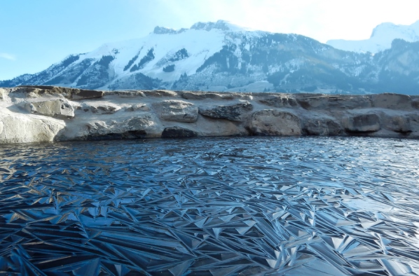 Замръзналото езеро в Швейцария