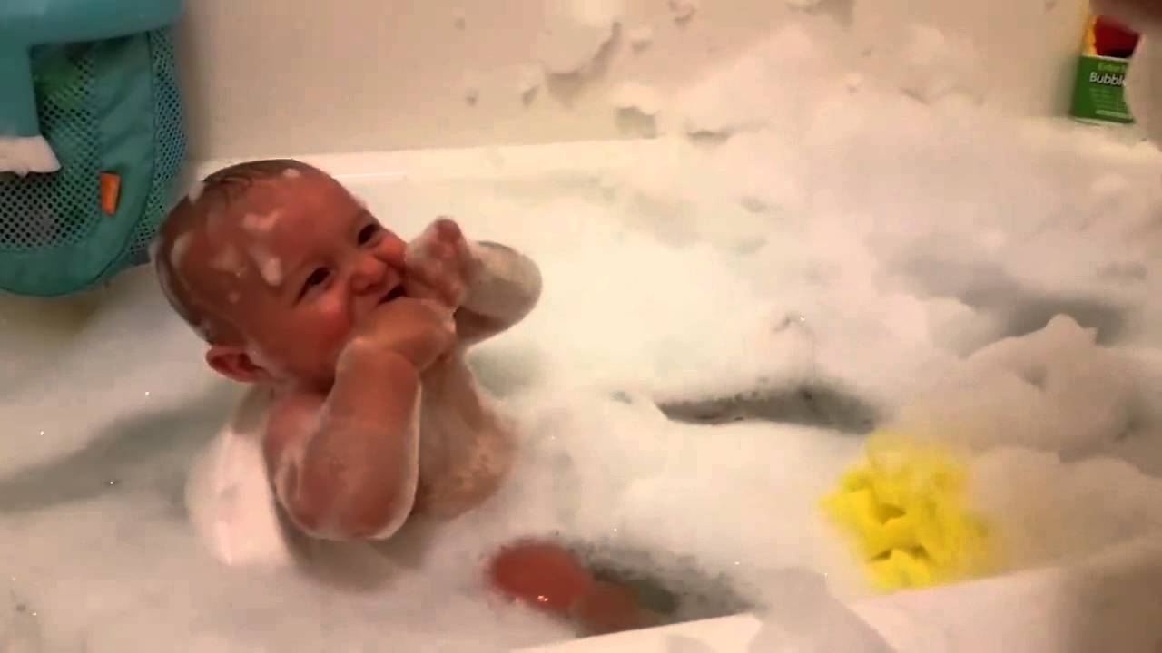 adorable-baby-loves-bubble-bath